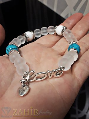 Ластична гривна в 3 размера от камъни 8 мм от прозрачен кварц и надпис Love и сърце - GA1220