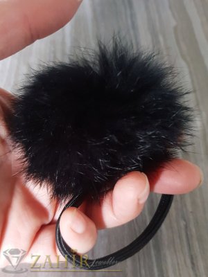 Черно пухче от естествен косъм на дебел черен ластик - LK1098