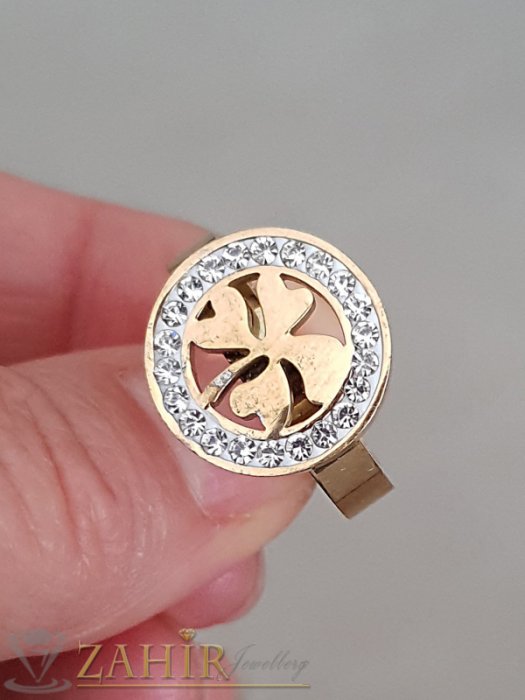 Дамски бижута - Висококачествен стоманен пръстен с кристали и лазерно изрязана детелина, златно покритие - P1480