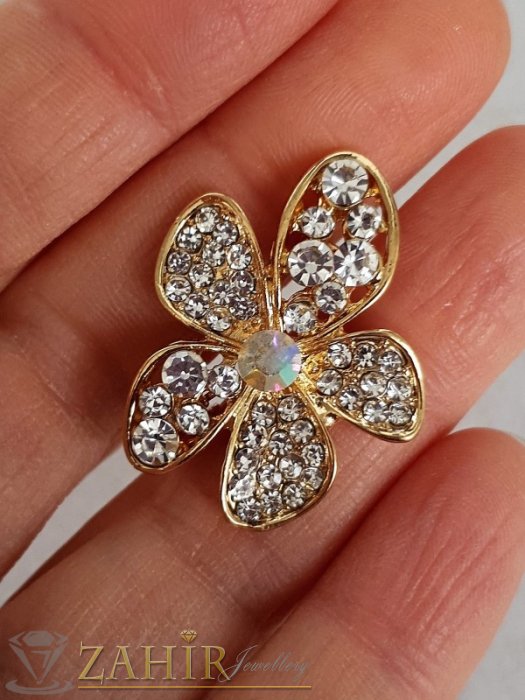Дамски бижута - Семпла малка брошка кристално цвете с размери 3 на 2 см, златно покритие, бели кристалчета - B1208