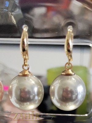 Бледосиви седефени перлени обици 3 см с голяма 1,5 см перла, позлатени, на кукичка - O2573