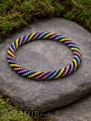 Разноцветна нежна плетена гривна от оригинални чешки черни, розови, сини и жълти стъклени мъниста - N1009