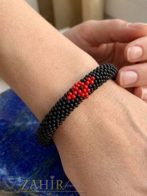 Черна гривна от оригинални чешки стъклени мъниста Preciosa Ornela плетени на една кука - N1016