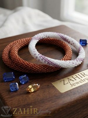 Плетена гривна на една кука от оригинални чешки стъклени мъниста, 2 варианта - N1036