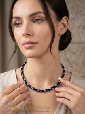 Плетено колие на една кука от стъклени чешки сини мъниста със закопчалка и удължител, 3 размера - N1052